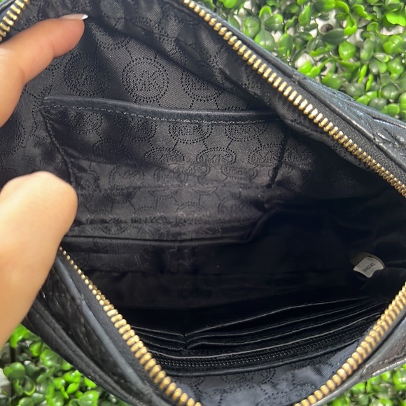 Michael Kors Black Quilted Leather Susannah Lock Messenger Bag - Picture 8 of 9